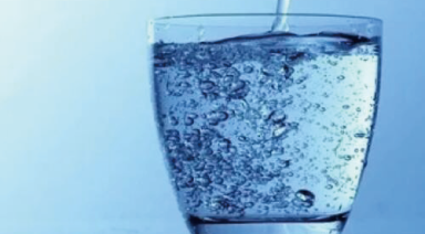 隨取隨用的瓶裝水相比凈水器 真得更好嗎？